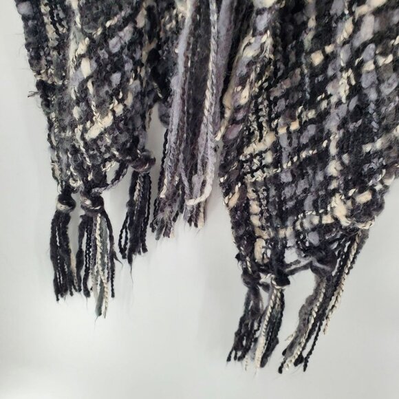 Womens Chunky Knit Fringe Poncho Cardigan Sweater One Size Black White Boho - Picture 5 of 9